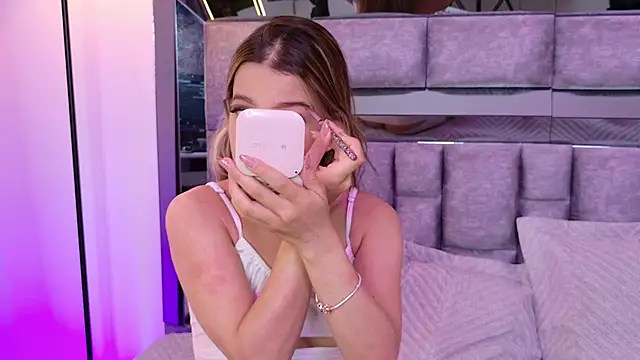 BritnyBlossom online show from March 6, 2026, 6:48 pm