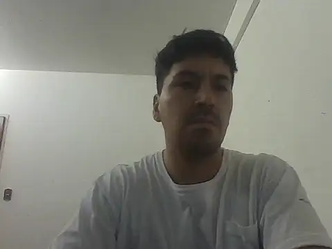 Snapshot of LeCorbu10 chatting on April 21, 2026, 4:19 am LeCorbu10 online show from April 21, 2026, 4:19 am