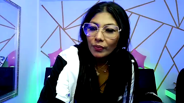 Snapshot of yvanna__smith chatting on February 19, 2026, 4:19 am yvanna smith online show from February 19, 2026, 4:19 am