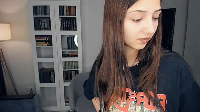 littleevilon online show from February 22, 2026, 8:57 am