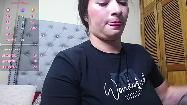skarlett  36 online show from May 27, 2026, 2:47 pm
