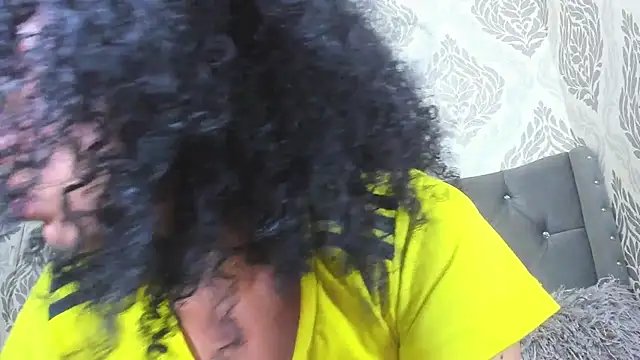 Snapshot of Evaalux chatting on March 27, 2026, 8:26 am Evaalux online show from March 27, 2026, 8:26 am