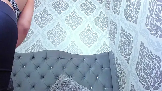 Snapshot of Evaalux chatting on April 9, 2026, 3:06 am Evaalux online show from April 9, 2026, 3:06 am