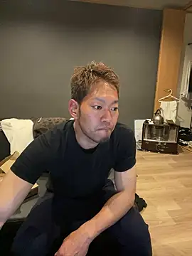 ryuaaaaa online show from May 20, 2026, 5:19 pm