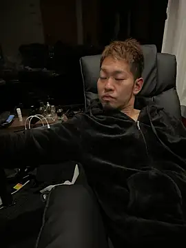 ryuaaaaa online show from June 26, 2026, 3:27 pm