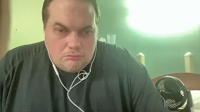 Snapshot of bdsm335 chatting on February 21, 2026, 4:08 pm bdsm335 online show from February 21, 2026, 4:08 pm