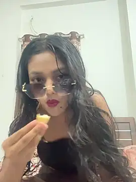 Snapshot of sizzler_hotz chatting on June 14, 2026, 5:48 pm sizzler hotz online show from June 14, 2026, 5:48 pm