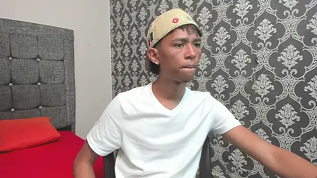 Little Twink19x online show from February 24, 2026, 7:23 pm