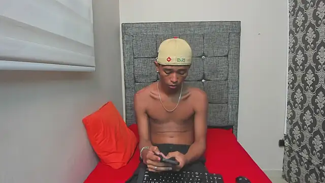 Little Twink19x online show from February 28, 2026, 12:00 am