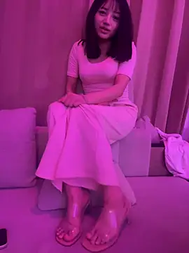 zhuendong000001 online show from May 2, 2026, 12:32 pm