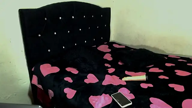 MonieeDolly online show from March 17, 2026, 11:19 pm