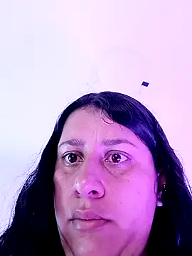 LunaDamasco online show from April 2, 2026, 5:43 pm