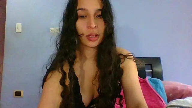 Snapshot of scarlettscottx_ chatting on May 4, 2026, 8:27 pm scarlettscottx online show from May 4, 2026, 8:27 pm