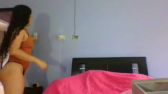 Snapshot of scarlettscottx_ chatting on May 17, 2026, 6:48 pm scarlettscottx online show from May 17, 2026, 6:48 pm