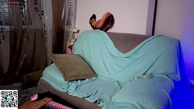 WendyCandy18 online show from July 13, 2026, 3:53 am