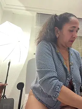 CrystalIvy online show from March 18, 2026, 11:30 pm