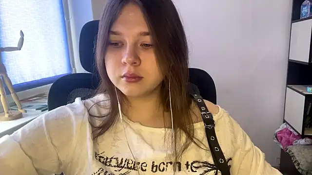 Snapshot of TomikoPfau chatting on February 28, 2026, 7:42 am TomikoPfau online show from February 28, 2026, 7:42 am