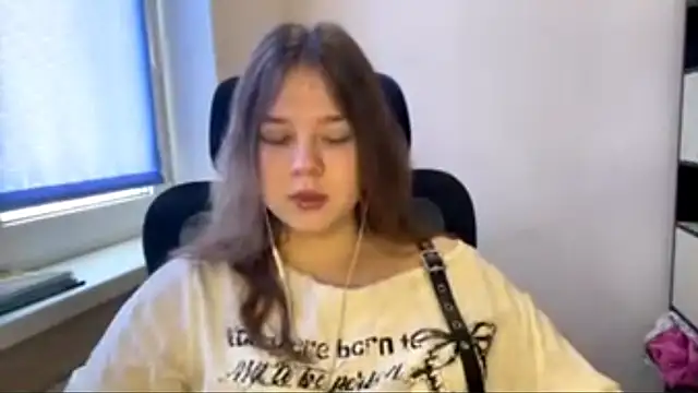 TomikoPfau online show from March 14, 2026, 8:09 am