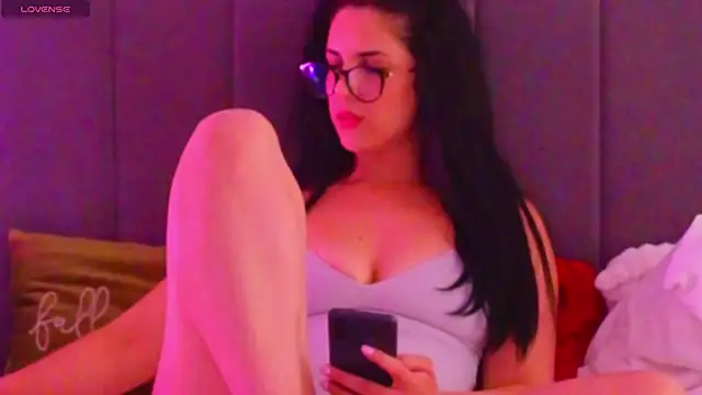 LauraDelightX online show from June 19, 2026, 5:23 am