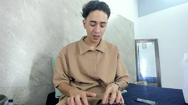 Mick-lollipop online show from April 8, 2026, 7:58 pm