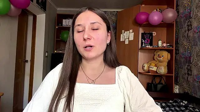 poly princess online show from March 17, 2026, 12:19 pm