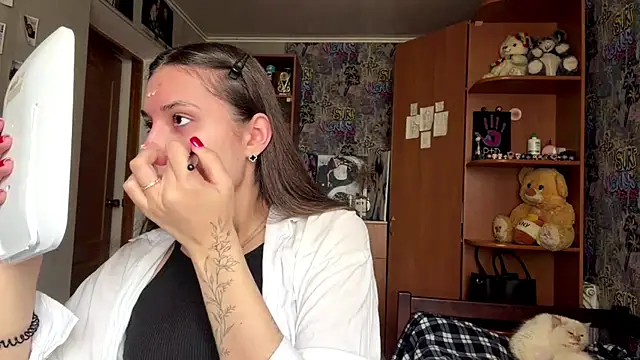 poly princess online show from April 16, 2026, 12:17 pm