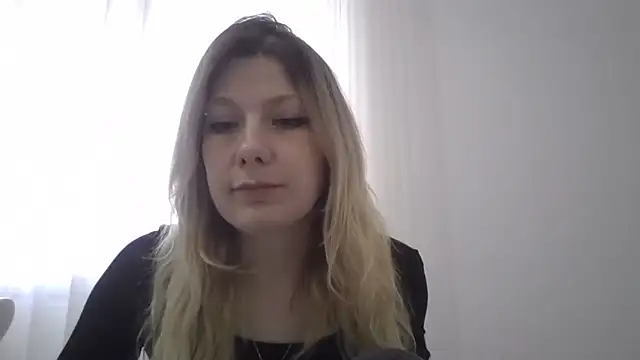 Foxy Bright online show from February 26, 2026, 1:32 pm