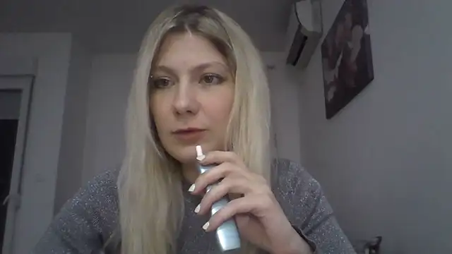 Foxy Bright online show from March 21, 2026, 7:17 pm