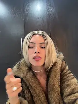 romanovanita online show from March 23, 2026, 4:38 am