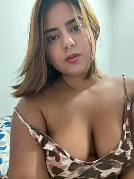 Snapshot of Lilithgomez_ chatting on April 3, 2026, 12:36 pm Lilithgomez online show from April 3, 2026, 12:36 pm