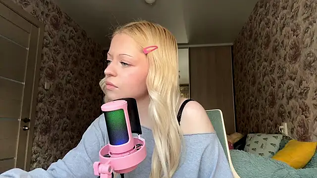 Snapshot of JeneeBIanks chatting on February 21, 2026, 11:11 am JeneeBIanks online show from February 21, 2026, 11:11 am