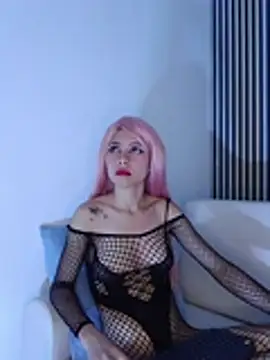 Snapshot of roussemilk chatting on February 19, 2026, 6:37 pm roussemilk online show from February 19, 2026, 6:37 pm