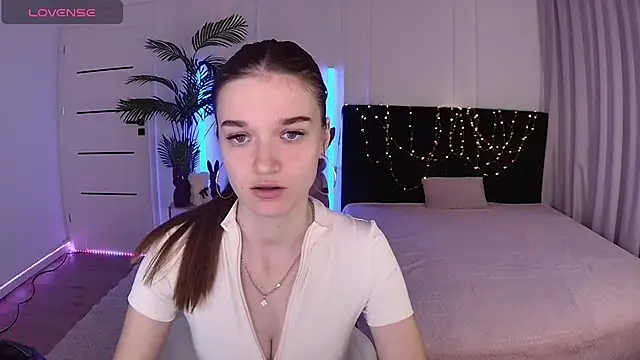 Snapshot of Ann_Wood chatting on May 8, 2026, 2:55 pm Ann Wood online show from May 8, 2026, 2:55 pm
