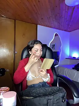 Mady Pink online show from April 7, 2026, 4:02 am