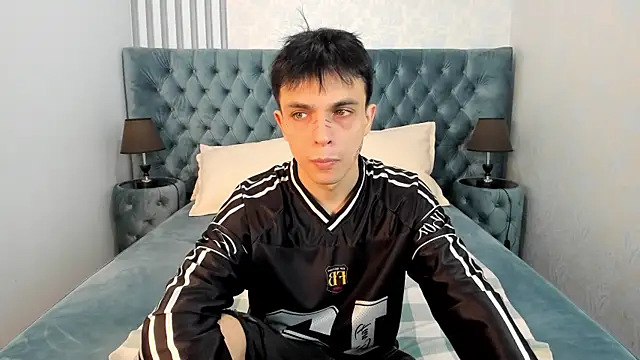 ClarkBev online show from April 19, 2026, 6:24 am