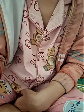 kieuqueen92 online show from February 23, 2026, 1:47 am