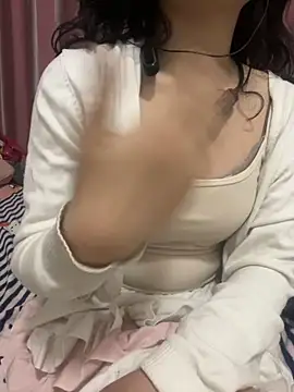 Smile-002 online show from February 21, 2026, 10:38 am