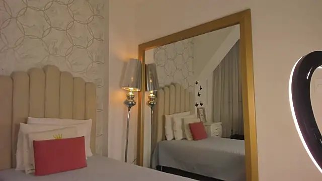 DrinkLau18 online show from February 28, 2026, 3:29 am