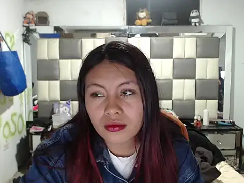 Snapshot of dulcecandy1919 chatting on February 20, 2026, 5:15 am dulcecandy1919 online show from February 20, 2026, 5:15 am