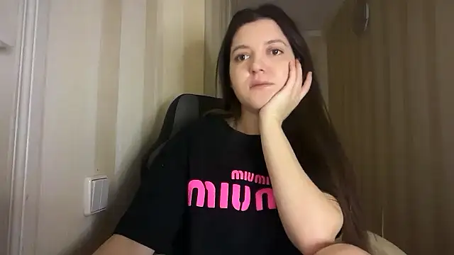 Snapshot of Eloise_Pattie chatting on February 25, 2026, 11:03 pm Eloise Pattie online show from February 25, 2026, 11:03 pm