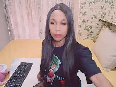 Snapshot of Simply_pleasure00 chatting on May 19, 2026, 5:25 am Simply pleasure00 online show from May 19, 2026, 5:25 am