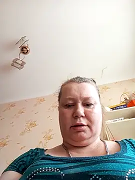 KiraStanton online show from April 17, 2026, 11:35 am