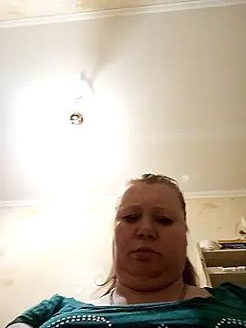 Snapshot of KiraStanton chatting on May 10, 2026, 8:36 pm KiraStanton online show from May 10, 2026, 8:36 pm