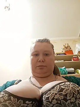 Snapshot of KiraStanton chatting on June 1, 2026, 8:43 pm KiraStanton online show from June 1, 2026, 8:43 pm
