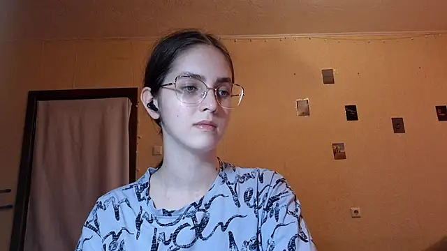Snapshot of Katelemon chatting on June 24, 2026, 2:27 pm Katelemon online show from June 24, 2026, 2:27 pm
