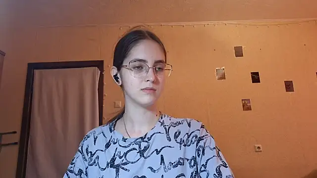 Snapshot of Katelemon chatting on June 30, 2026, 9:32 am Katelemon online show from June 30, 2026, 9:32 am