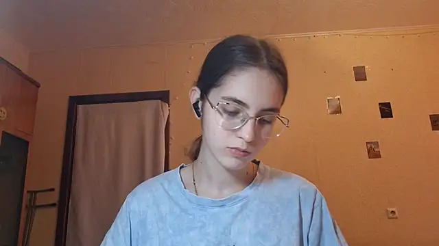 Snapshot of Katelemon chatting on July 3, 2026, 11:16 am Katelemon online show from July 3, 2026, 11:16 am