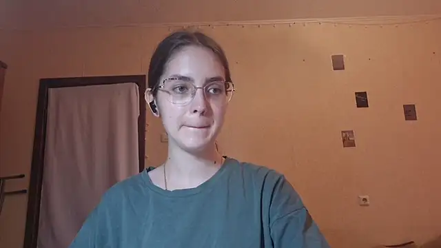 Snapshot of Katelemon chatting on July 14, 2026, 1:50 pm Katelemon online show from July 14, 2026, 1:50 pm