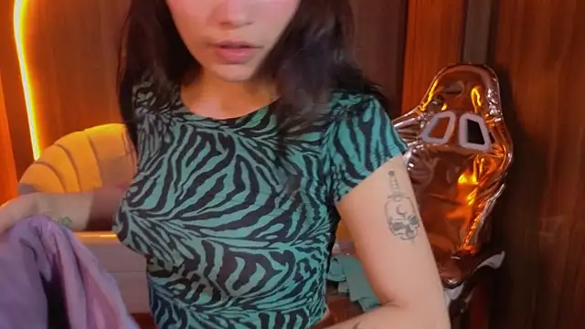 Snapshot of Daphne_nicole_b chatting on May 27, 2026, 12:57 pm Daphne nicole b online show from May 27, 2026, 12:57 pm