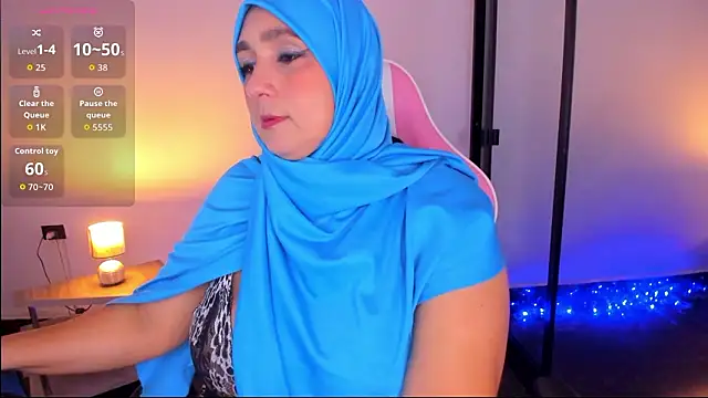 HijabiMilff online show from March 12, 2026, 1:28 pm